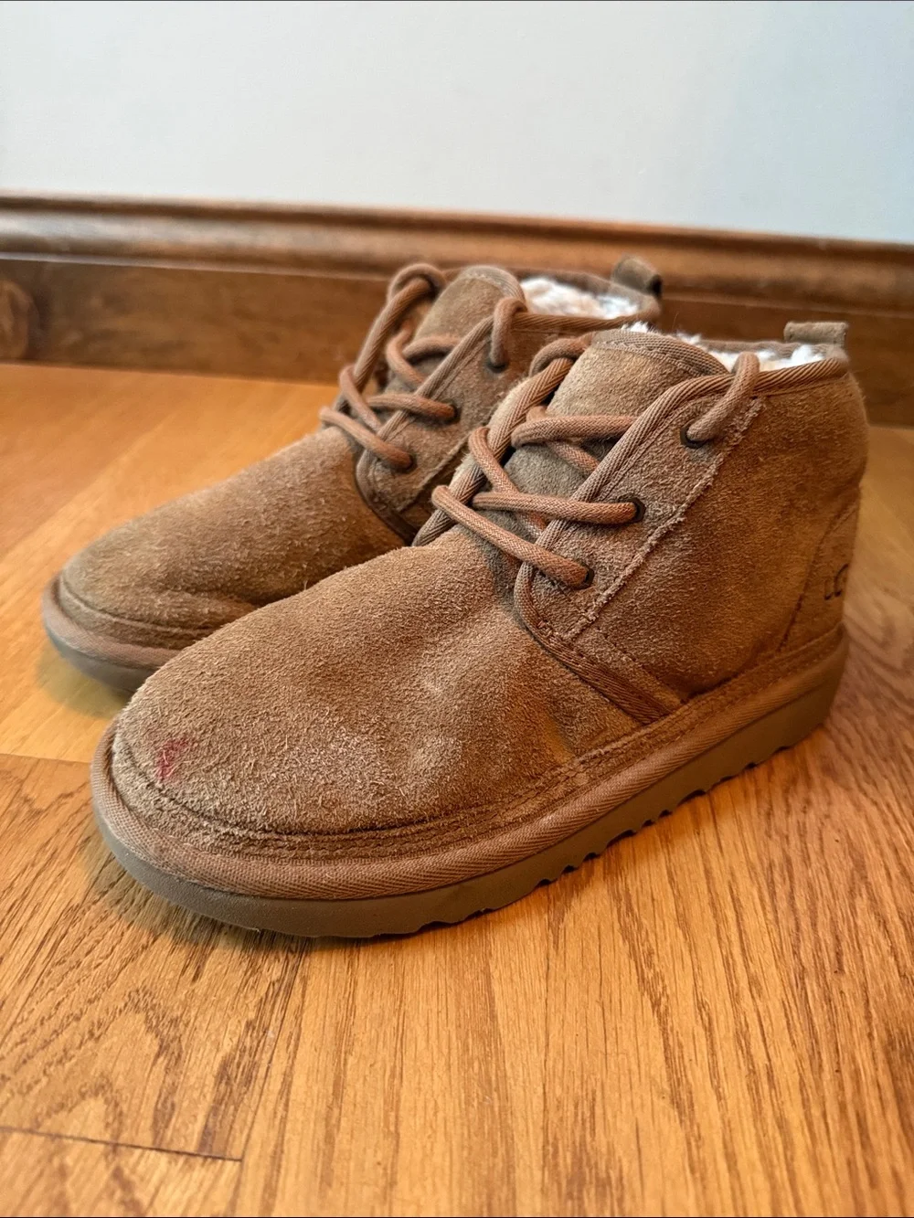 UGG guc light